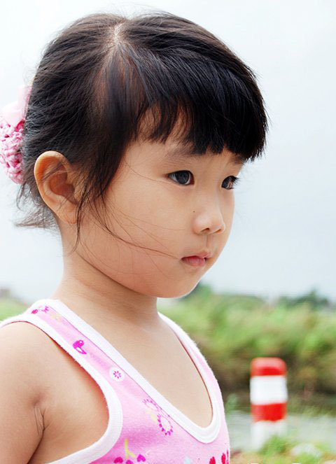 3岁至4岁可爱小女孩发型扎法[5P]