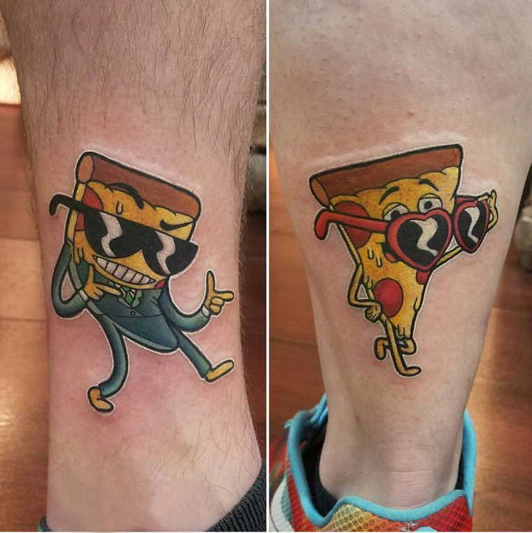 情侣小腿上彩色的食物纹身图片 食物纹身