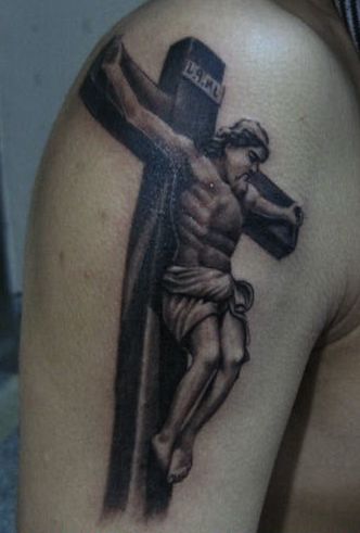 手臂十字架耶稣纹身图案