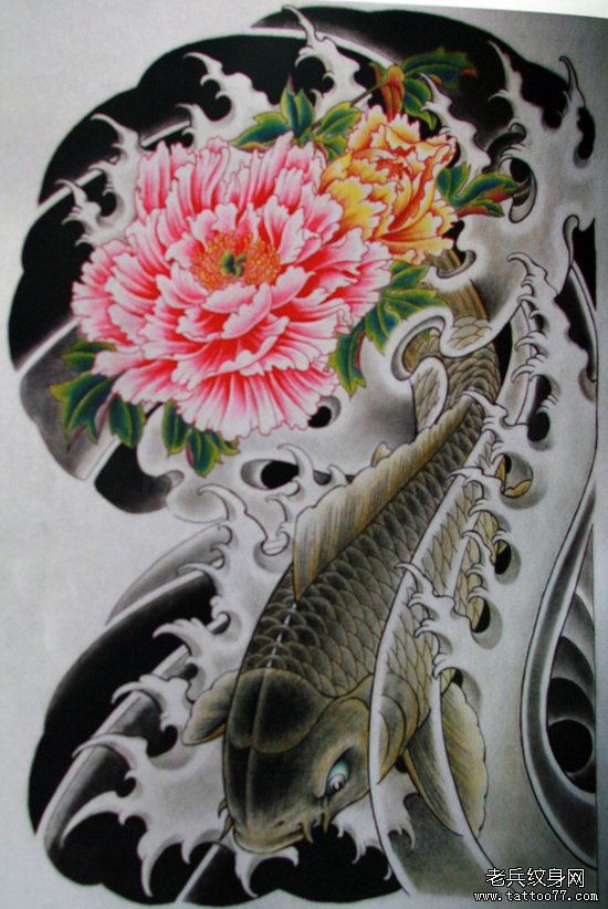 来自中国经典的传统半胛喜庆鲤鱼牡丹纹身手稿