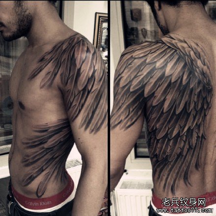 男生后背经典很酷的满背翅膀纹身图案
