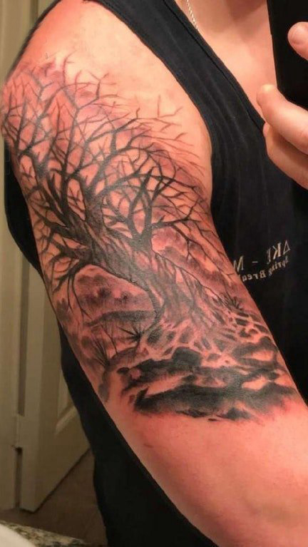 男生手臂上树纹身图片 树纹身