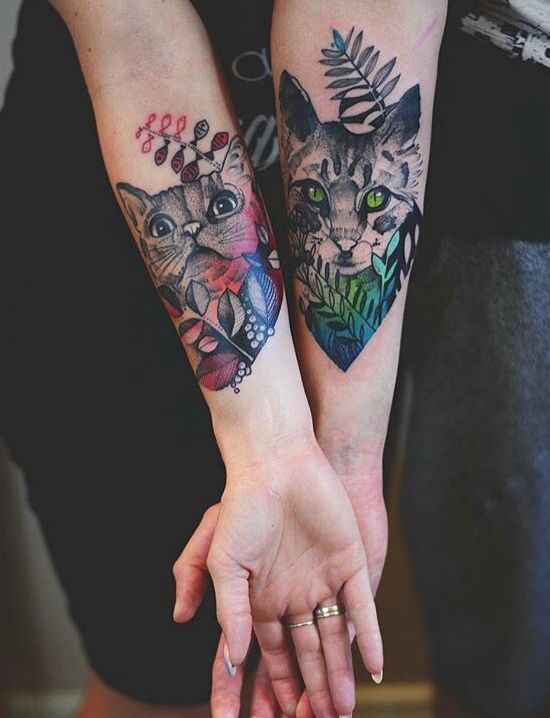 牵手情侣手腕彩色情侣花猫纹身刺青