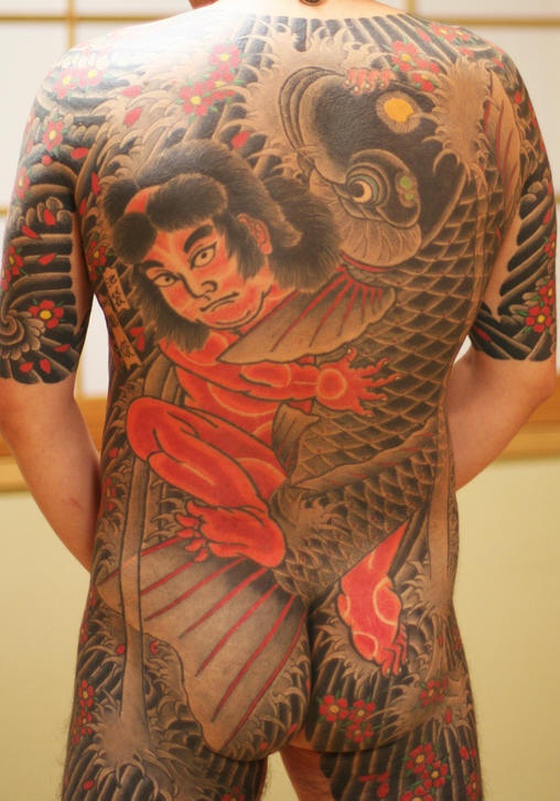 全甲日本武士和龙纹身图案