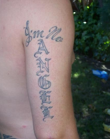 手臂上的花式字母纹身图案大全