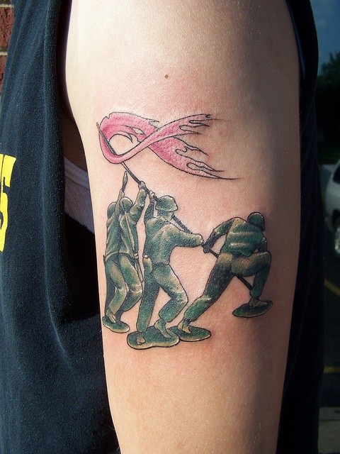 手臂上三个士兵彩绘纹身图案