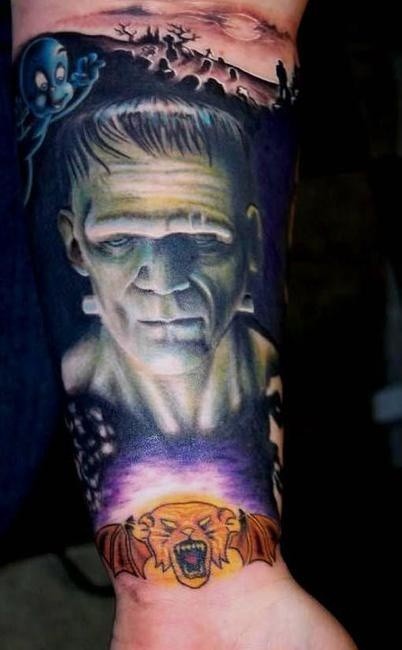 手臂可怕的彩色男性肖像彩绘纹身图案