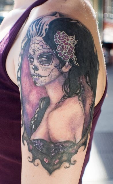 女生手臂个性的人物纹身