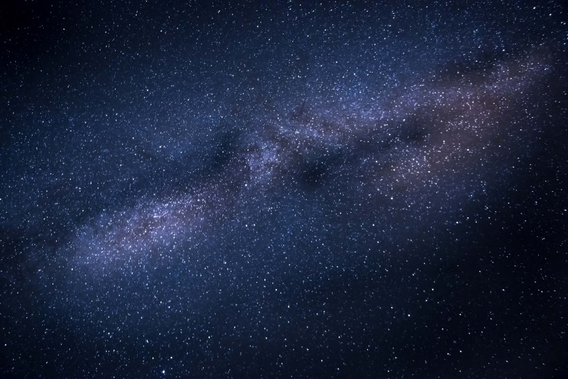 夜晚唯美的星空风景图(24张高清图片)