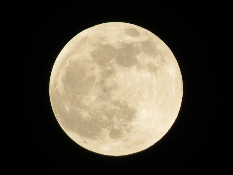 圆圆的月亮图(14张高清图片)