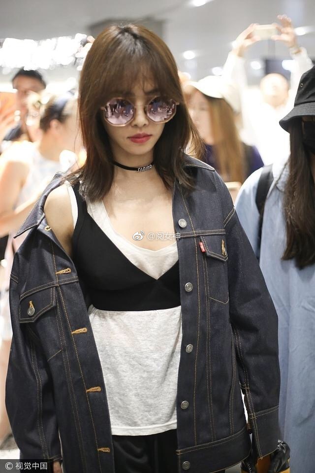 台湾美女蔡依林内衣外穿小露香肩性感迷人图片